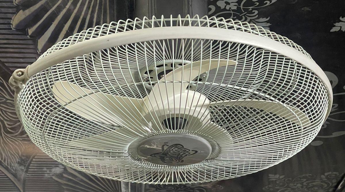 NSAVER 18 INCH RECHARGEABLE NET FAN